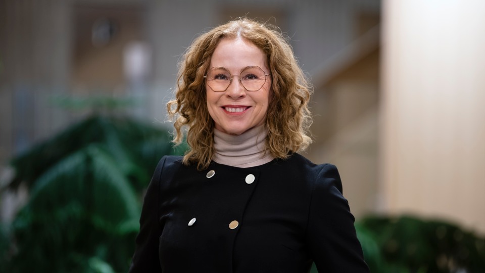 En leende analysdirektör Eva Samakovlis.