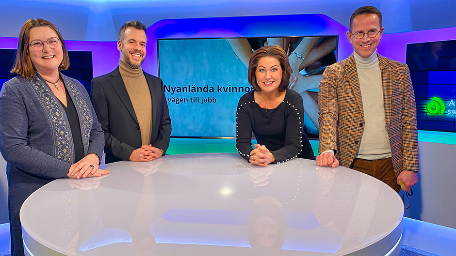 Elin Landell, Fivos Pagalias, Susanne Delastacia och Lars Lööw i Arbetsförmedlingens tv-studio.